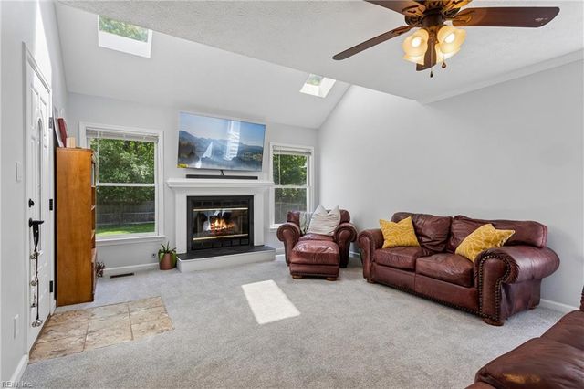 102 Militia CT, Yorktown, VA 23693