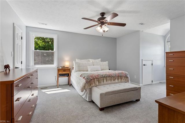 102 Militia CT, Yorktown, VA 23693