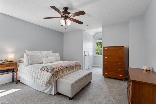 102 Militia CT, Yorktown, VA 23693