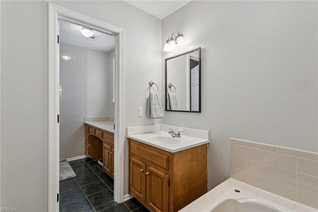 102 Militia CT, Yorktown, VA 23693