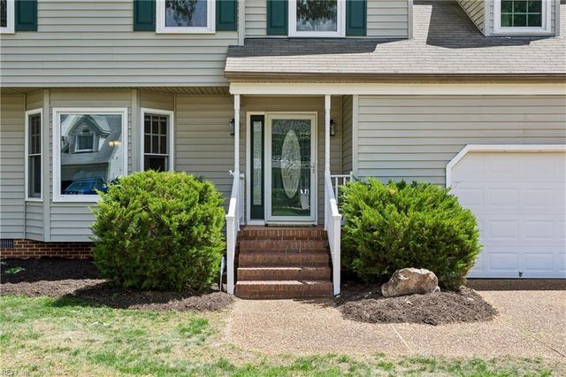 102 Militia CT, Yorktown, VA 23693