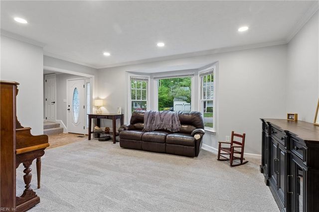 102 Militia CT, Yorktown, VA 23693