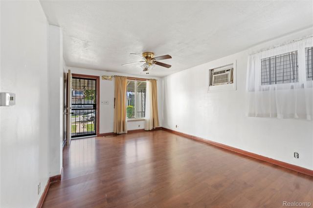 11399 Lumpkin Street, Hamtramck, MI 48212