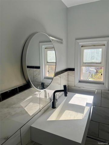 11399 Lumpkin Street, Hamtramck, MI 48212