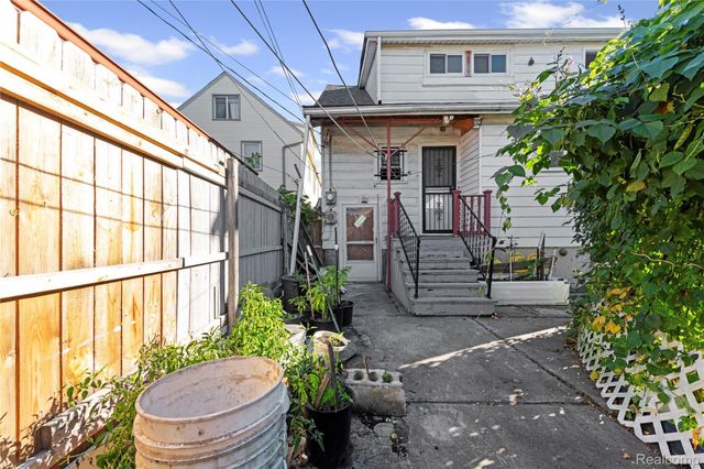 11399 Lumpkin Street, Hamtramck, MI 48212