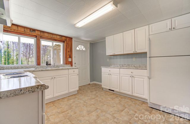 438 Loop Road, Hendersonville, NC 28792