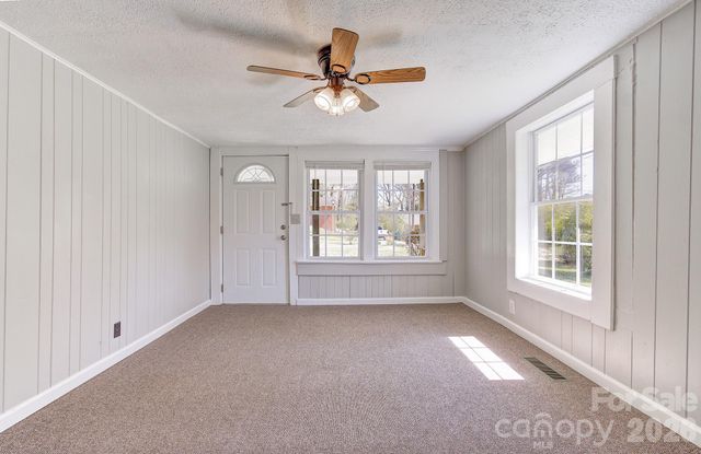 438 Loop Road, Hendersonville, NC 28792