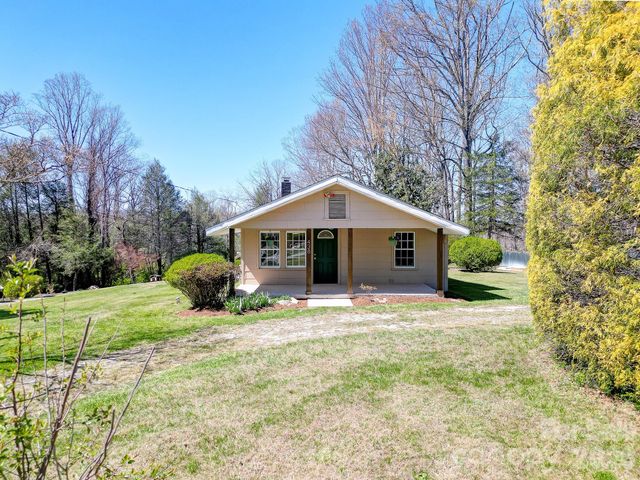 438 Loop Road, Hendersonville, NC 28792