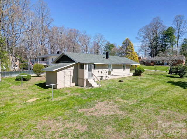 438 Loop Road, Hendersonville, NC 28792