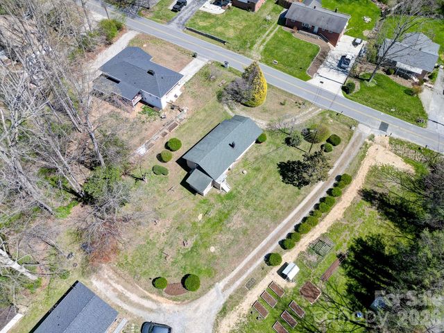 438 Loop Road, Hendersonville, NC 28792