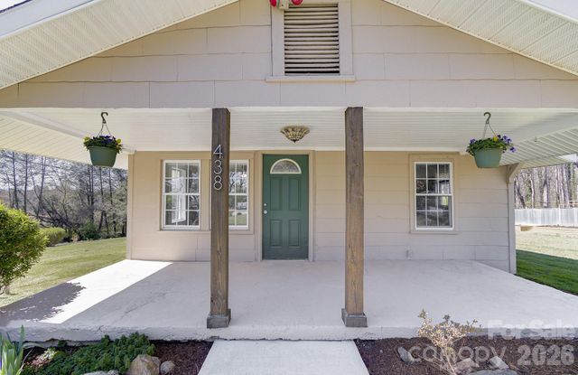 438 Loop Road, Hendersonville, NC 28792