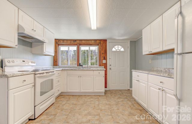 438 Loop Road, Hendersonville, NC 28792