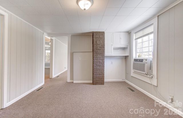 438 Loop Road, Hendersonville, NC 28792