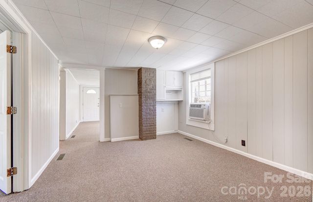 438 Loop Road, Hendersonville, NC 28792