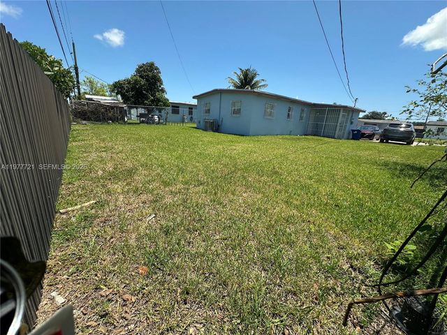 10761 SW 221st St, Miami, FL 33170