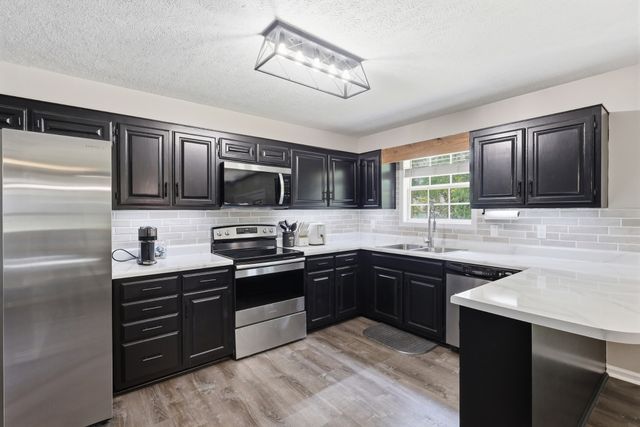 107 High St, Chapel Hill, TN 37034