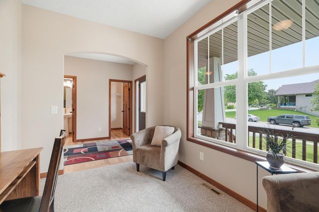 7117 Oakridge Trail, Shakopee, MN 55379