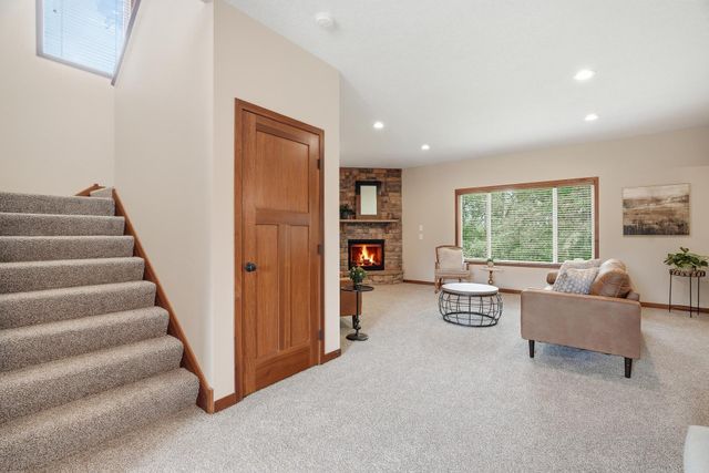 7117 Oakridge Trail, Shakopee, MN 55379