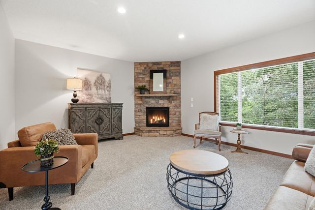 7117 Oakridge Trail, Shakopee, MN 55379