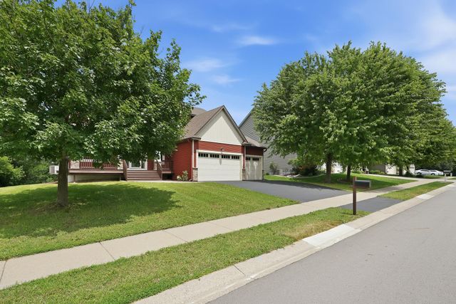 7117 Oakridge Trail, Shakopee, MN 55379