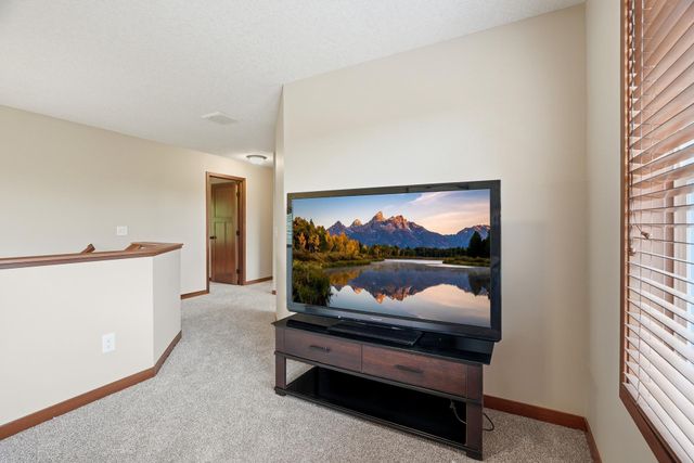 7117 Oakridge Trail, Shakopee, MN 55379