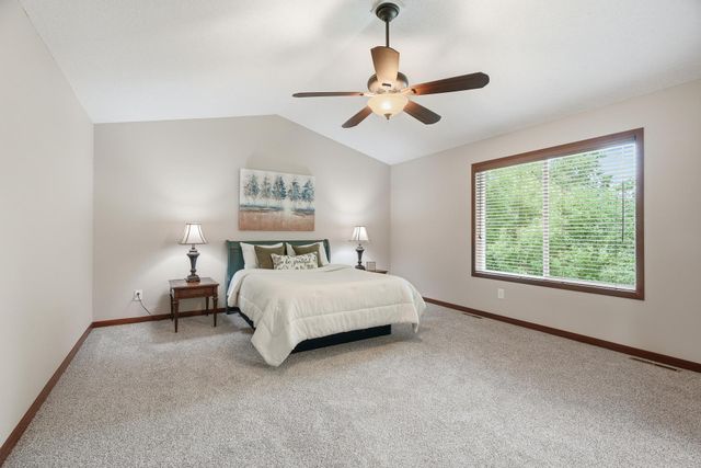 7117 Oakridge Trail, Shakopee, MN 55379
