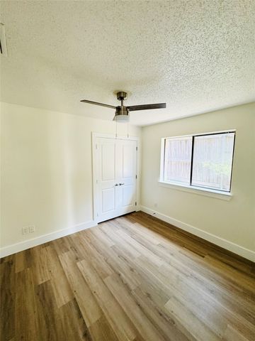 9215 Highedge Circle, Dallas, TX 75238