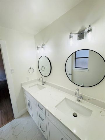 9215 Highedge Circle, Dallas, TX 75238