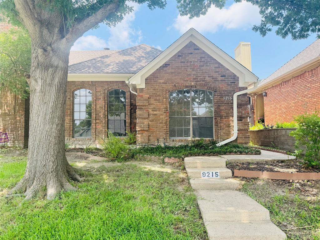 9215 Highedge Circle, Dallas, TX 75238