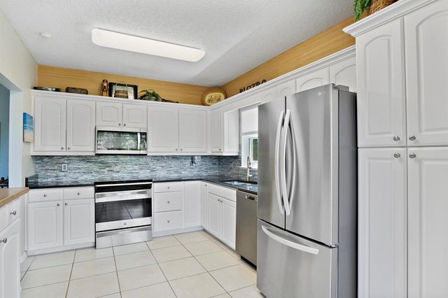 12457 Harbour Ridge Boulevard 27, Palm City, FL 34990
