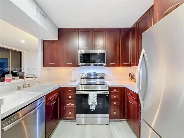 10790 NW 14th St 196, Plantation, FL 33322