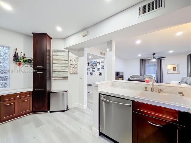 10790 NW 14th St 196, Plantation, FL 33322
