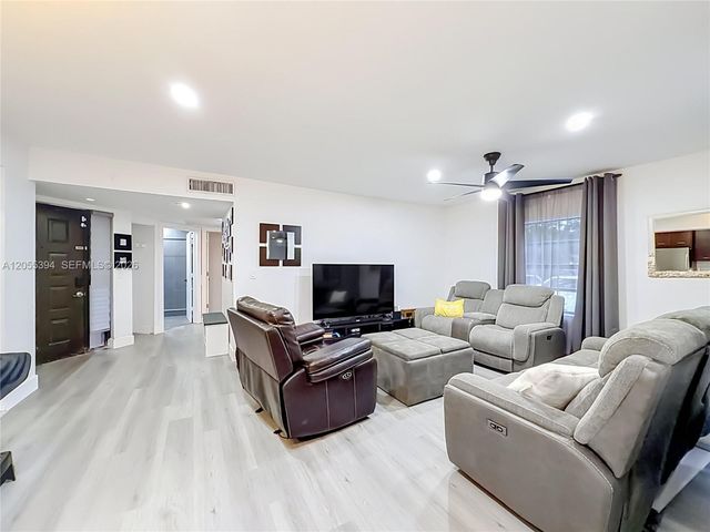10790 NW 14th St 196, Plantation, FL 33322
