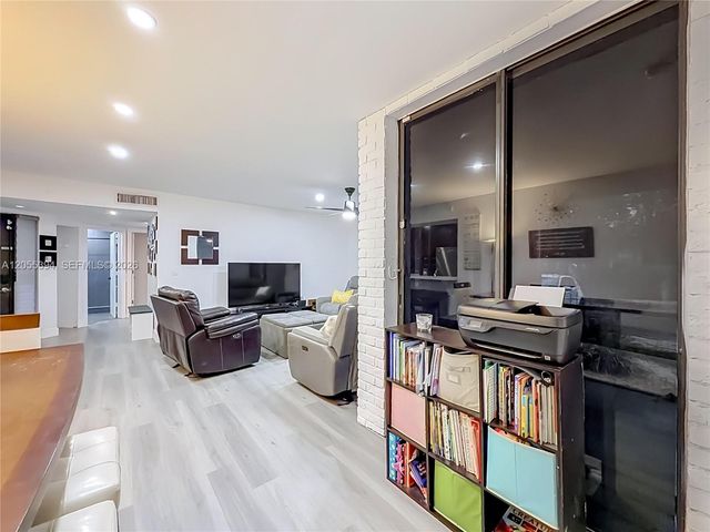 10790 NW 14th St 196, Plantation, FL 33322