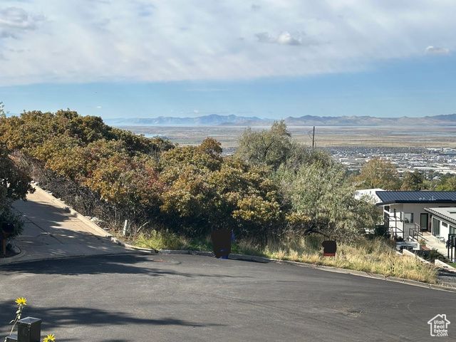 3716 S OAKRIDGE CT, Bountiful, UT 84010