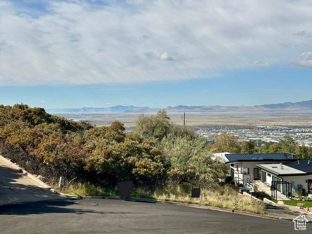 3716 S OAKRIDGE CT, Bountiful, UT 84010