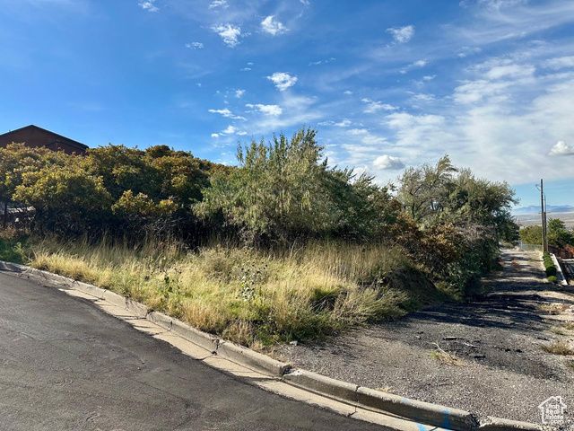 3716 S OAKRIDGE CT, Bountiful, UT 84010