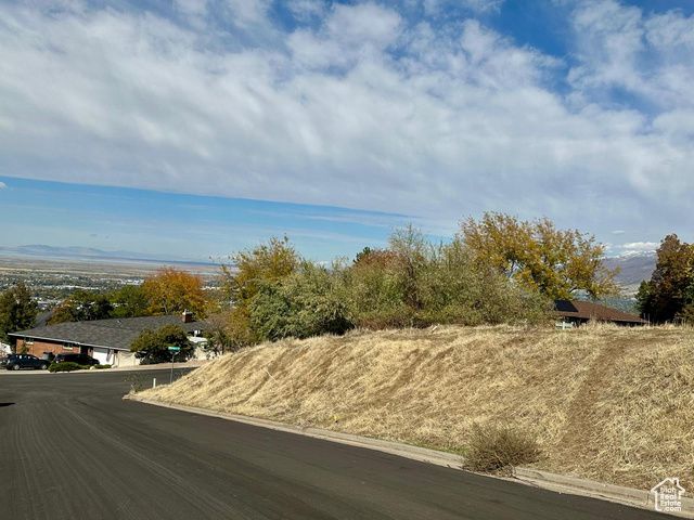 3716 S OAKRIDGE CT, Bountiful, UT 84010