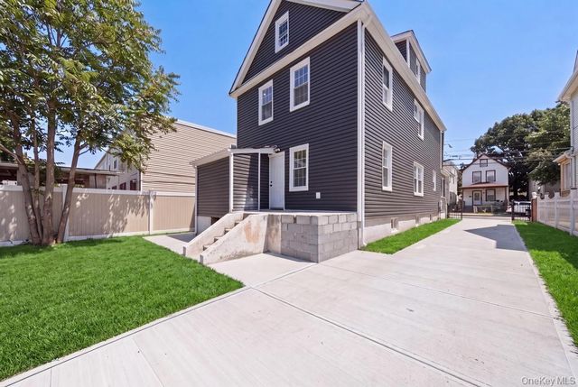 150-29 Yates Road, Jamaica, NY 11433