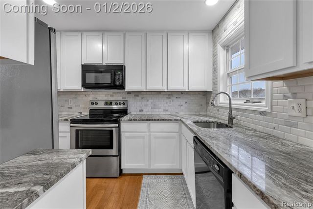 45640 Warwick Drive, Macomb, MI 48044