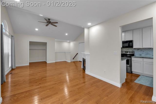 45640 Warwick Drive, Macomb, MI 48044