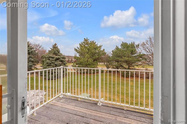 45640 Warwick Drive, Macomb, MI 48044