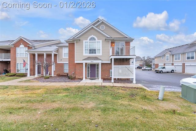 45640 Warwick Drive, Macomb, MI 48044