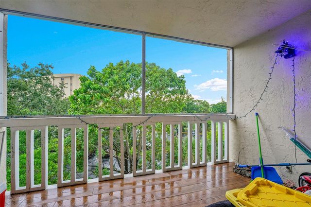 7041 Environ Boulevard 326, Lauderhill, FL 33319