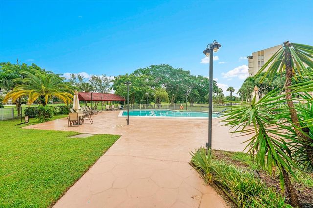 7041 Environ Boulevard 326, Lauderhill, FL 33319