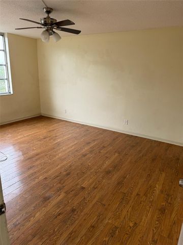 7041 Environ Boulevard 326, Lauderhill, FL 33319