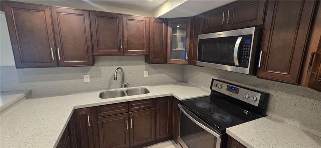 7041 Environ Boulevard 326, Lauderhill, FL 33319