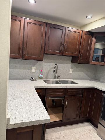 7041 Environ Boulevard 326, Lauderhill, FL 33319