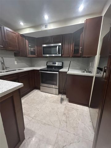 7041 Environ Boulevard 326, Lauderhill, FL 33319