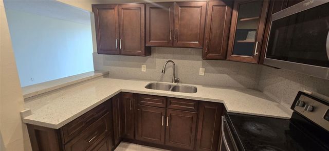 7041 Environ Boulevard 326, Lauderhill, FL 33319